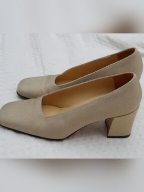 - Via Spiga woven neutral pumps‎ 7.5